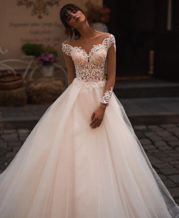 Изображение Свадебное платье с рукавами Аурелия