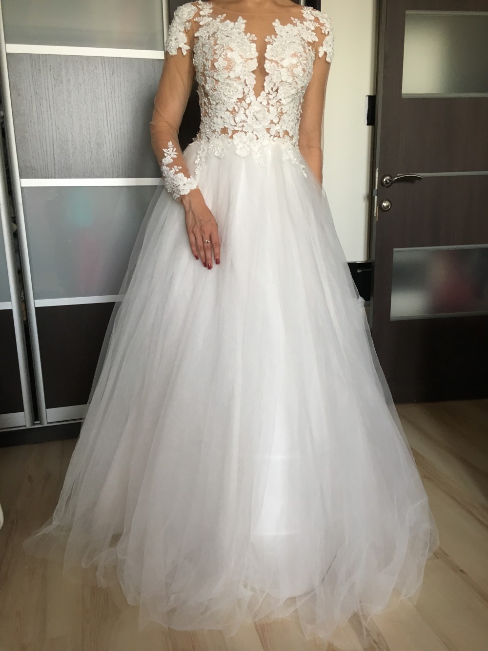 Изображение Свадебное платье с кружевом и рукавами Юстина