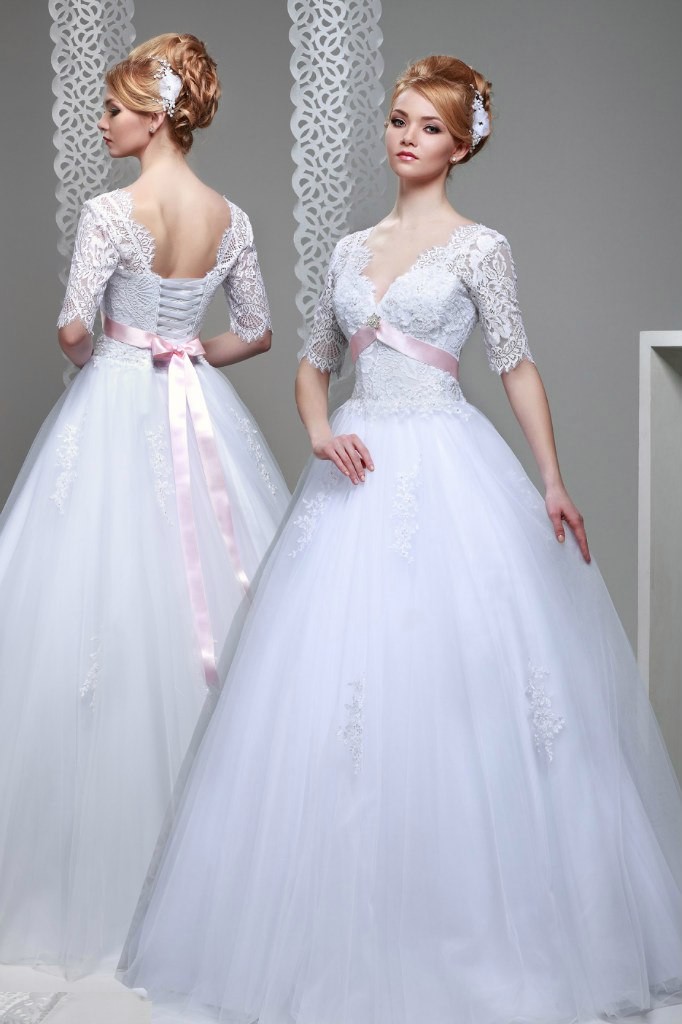 Изображение Пышное свадебное платье с рукавами и кружевом Карина