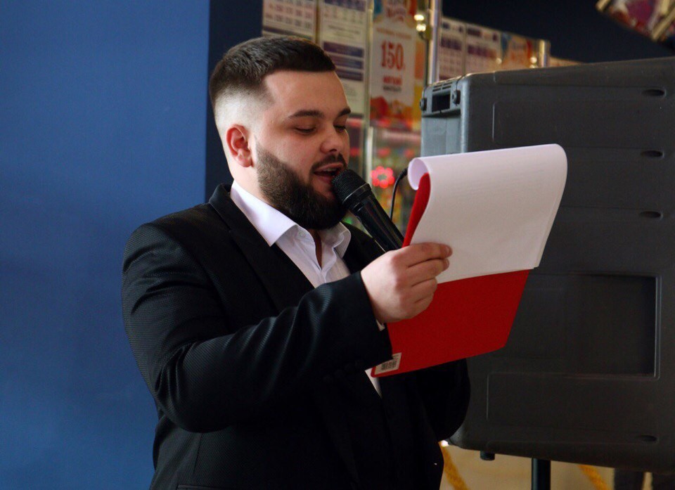 Ведущие владивосток на свадьбу. Ведущий ткаченко. Руслан белый 2015. Ведущий ткаченко. 34 школа учитель ткаченко дмитрий.