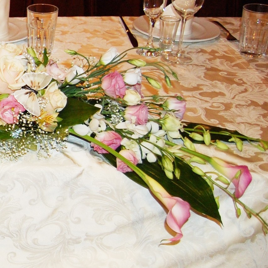 Изображение свадьбы в цветах