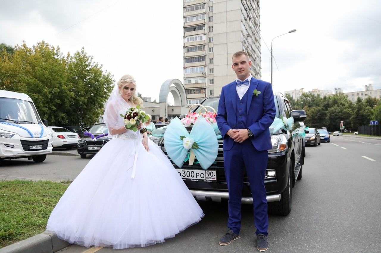 Изображение Украшение автомобиля на свадьбу