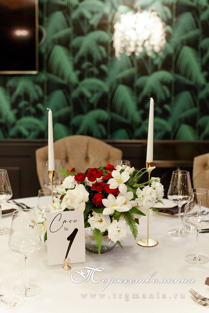 Изображение оформление свадебного стола  в ресторане Laardo в Санкт-Петербурге, набережная канала Грибоедова д. 133, оформление зала на свадьбу от студии декора Торжествомания