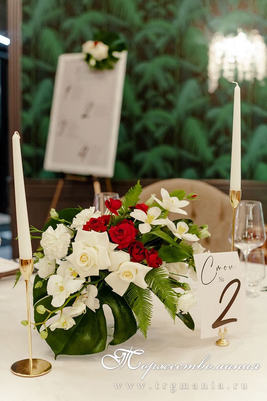 Изображение декор свадьбы  в ресторане Laardo в Санкт-Петербурге, набережная канала Грибоедова д. 133, оформление зала на свадьбу от студии декора Торжествомания