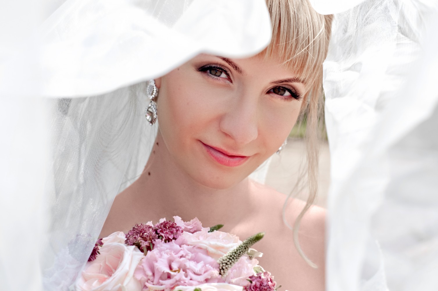 Изображение портрет невесты Свадебная фотосессия в парке коломенское