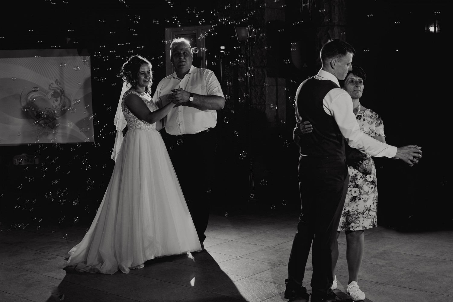 Изображение Танец невесты с папой и жениха с мамой