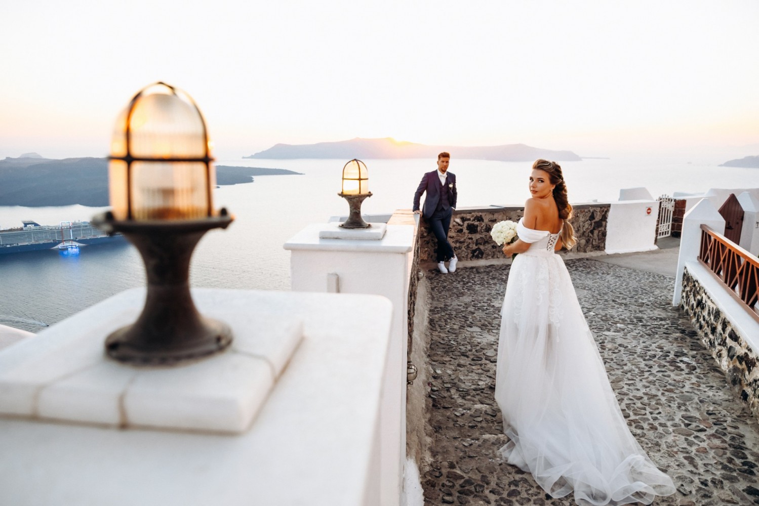 Изображение Очаровательные Лиза и Дмитрий. Свадьба на острове Санторини в Греции