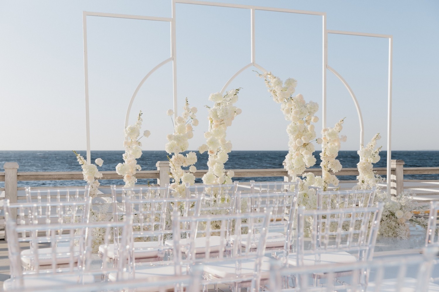Изображение Свадебная регистрация на берегу моря
