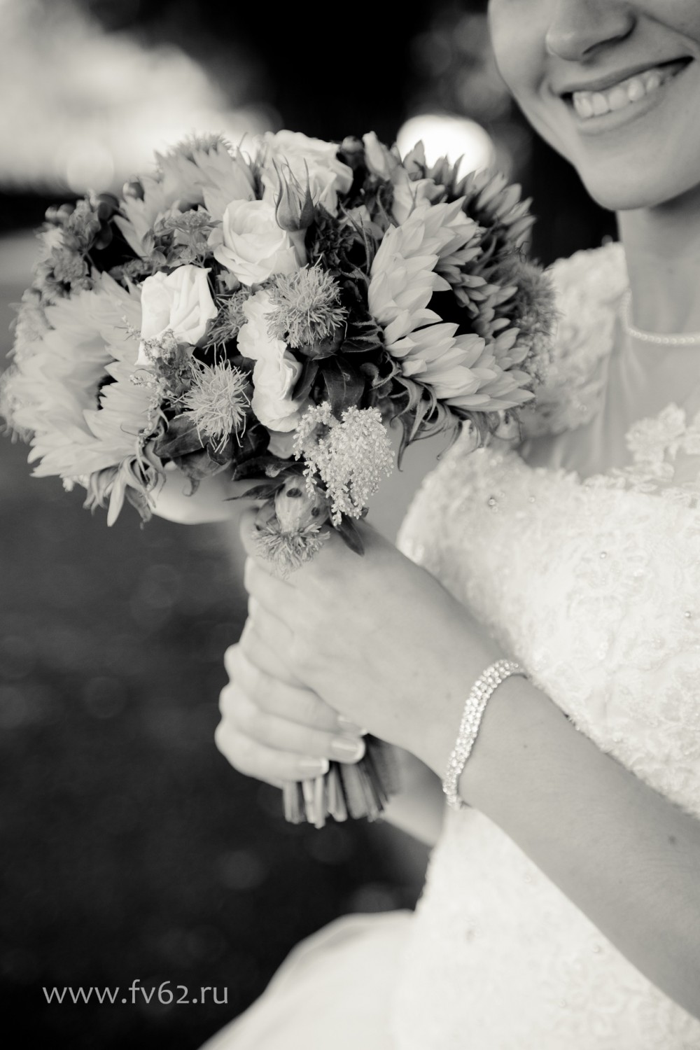 Изображение Букет невесты с подсолнухами и улыбкой