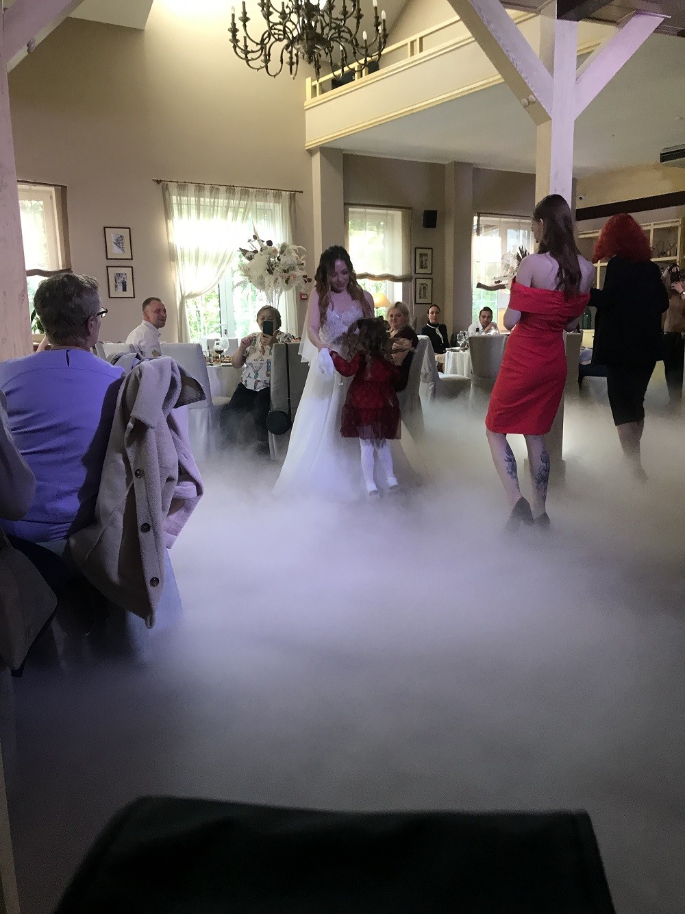 Изображение тяжёлый дым на первый танец dym.moscow