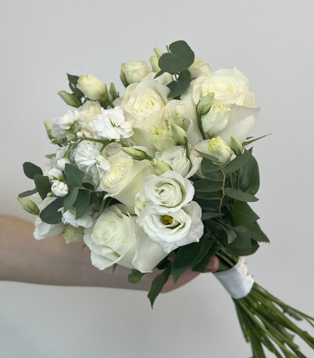 Изображение Букет невесты в бело-зеленой гамме